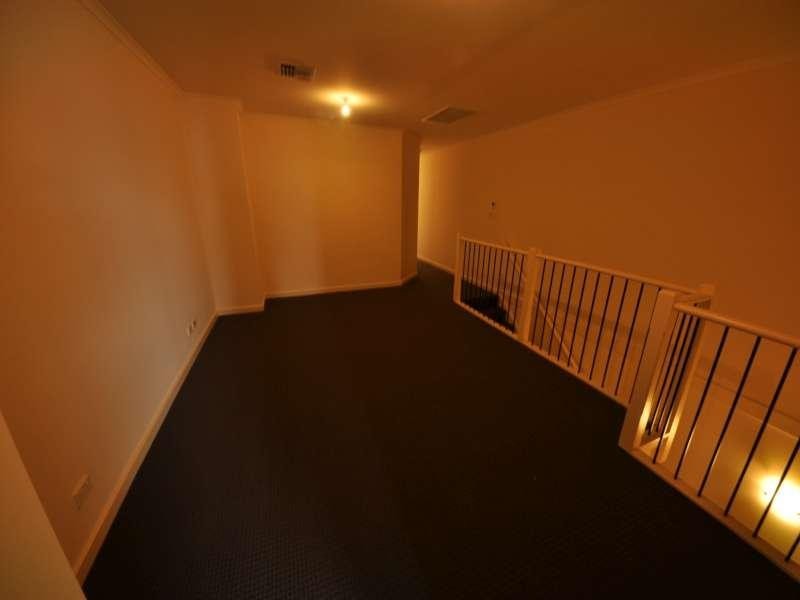 44 Harvey Cct, Mawson Lakes SA 5095