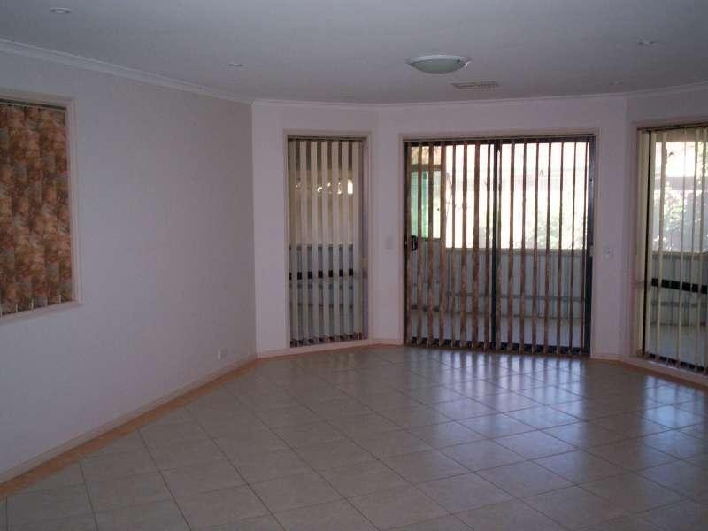 30 Howell Rd, Parafield Gardens SA 5107