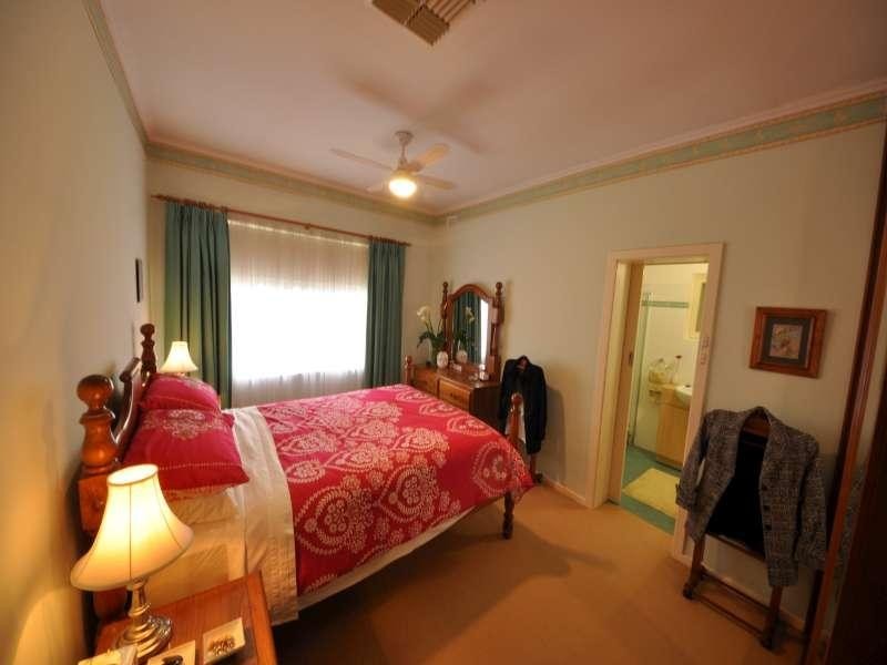 31 Lincoln St, Kensington Gardens SA 5068