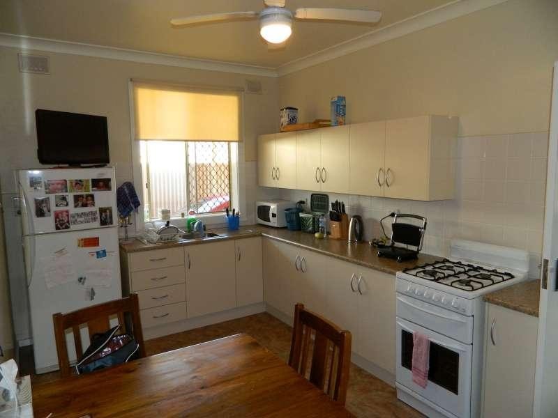 8 Fifth  Ave, Woodville Gardens SA 5012