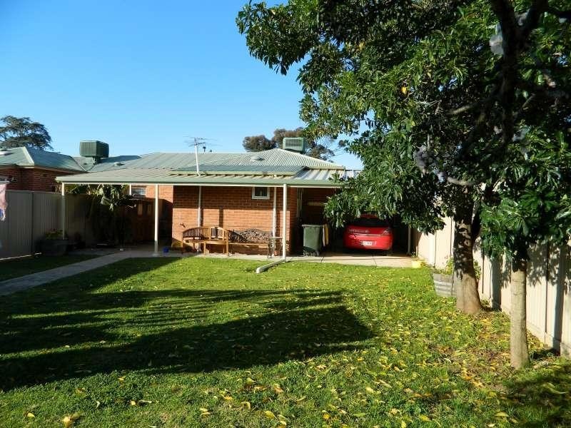 8 Fifth  Ave, Woodville Gardens SA 5012