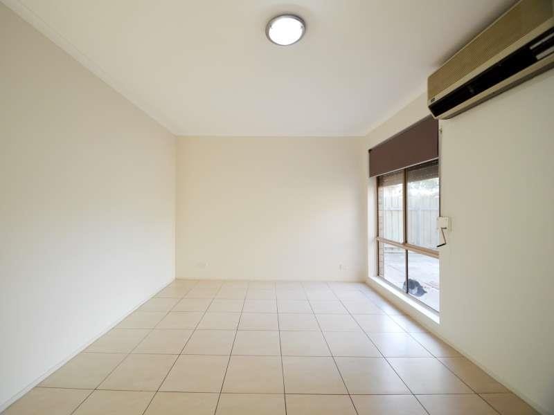 6 Alderman Avenue, Pennington SA 5013