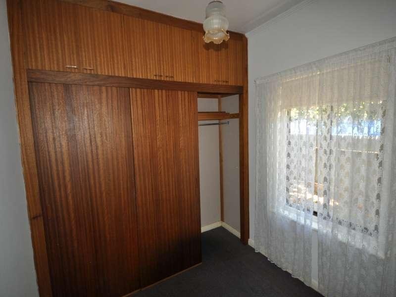 2 Coppins Tce, Fulham SA 5024