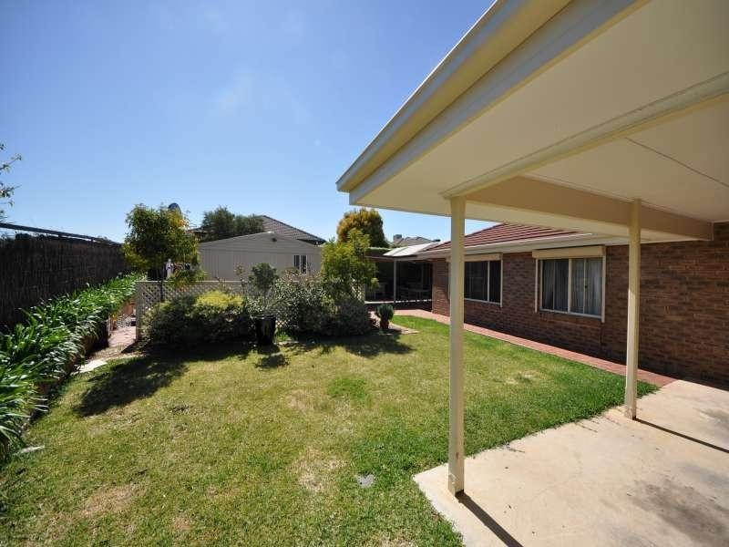 5 Lyn Ct, Wynn Vale SA 5127