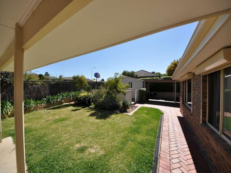 5 Lyn Ct, Wynn Vale SA 5127