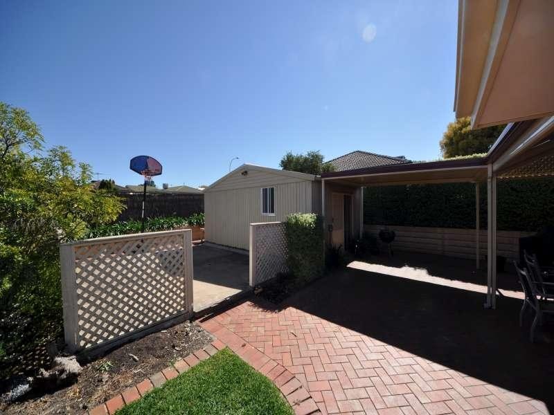 5 Lyn Ct, Wynn Vale SA 5127