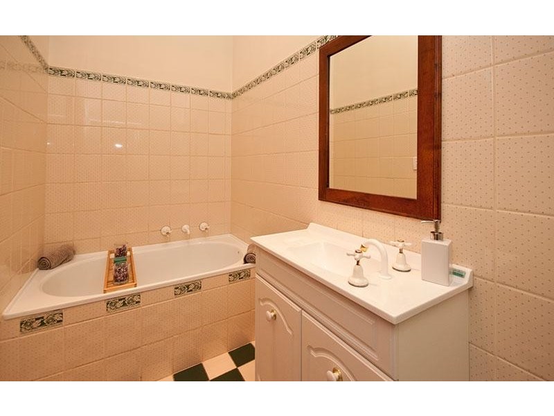 35 Highbury St, Prospect SA 5082