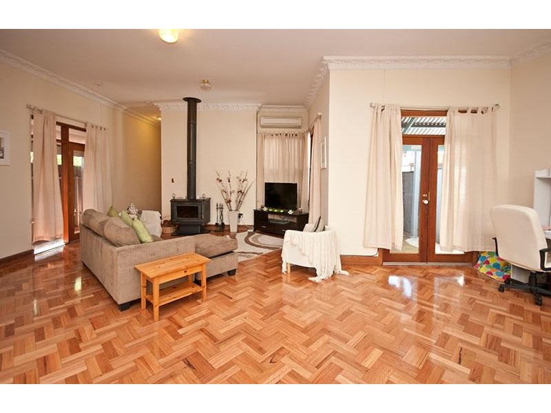 35 Highbury St, Prospect SA 5082