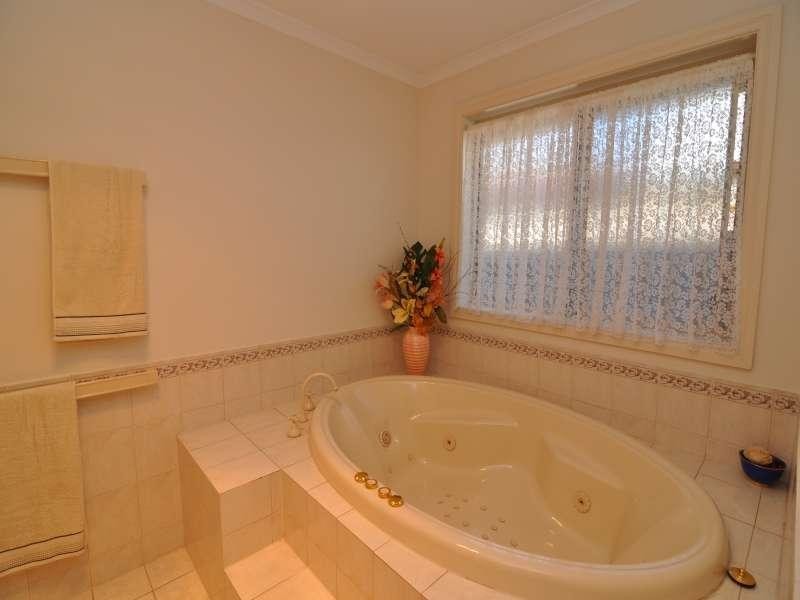 23 Woodland  Dr, Oakden SA 5086