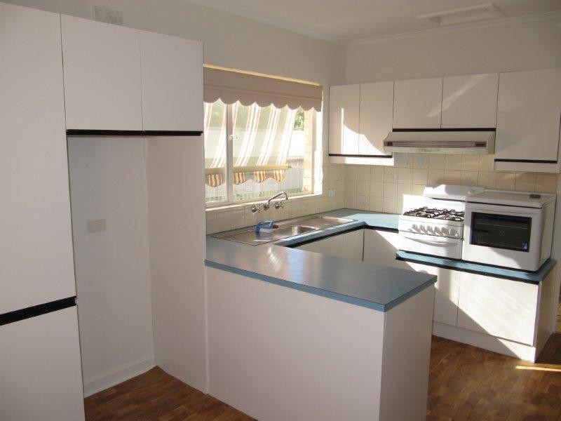 12 Frank Street, Para Hills SA 5096