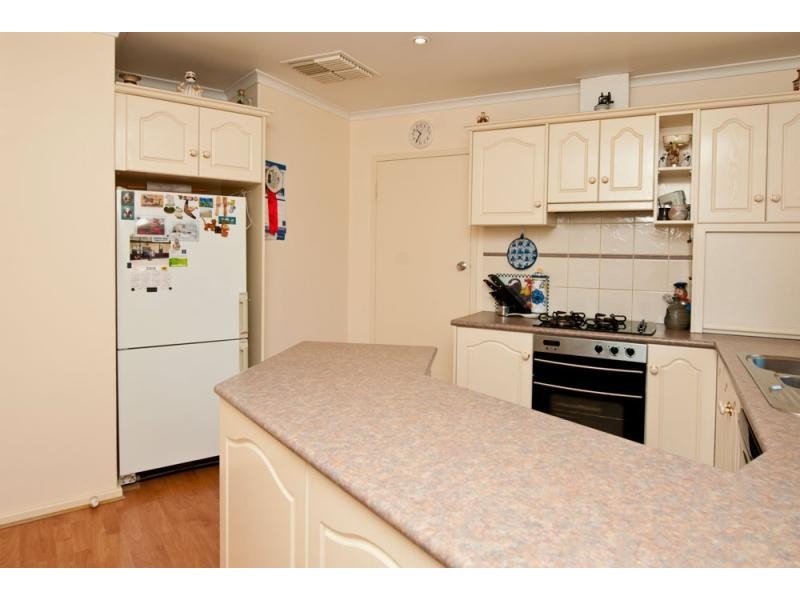 25 Flockhart Ave, Valley View SA 5093