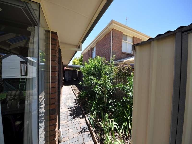 17 Hanbury  Ct, Oakden SA 5086