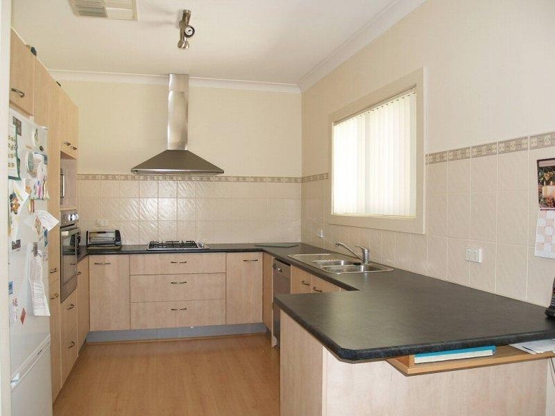 24 Millbank Ave, Gilles Plains SA 5086