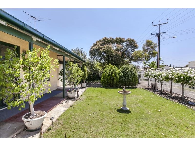 9 Gum Ave, Dry Creek SA 5094