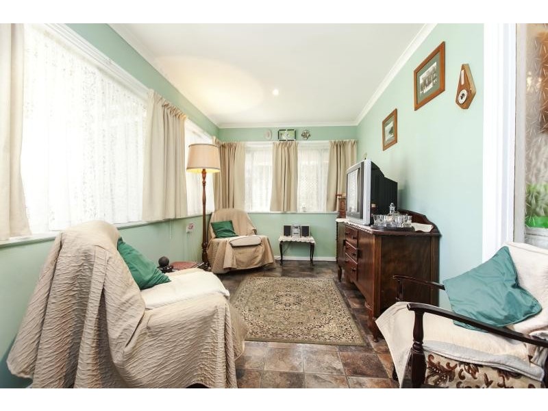 9 Gum Ave, Dry Creek SA 5094