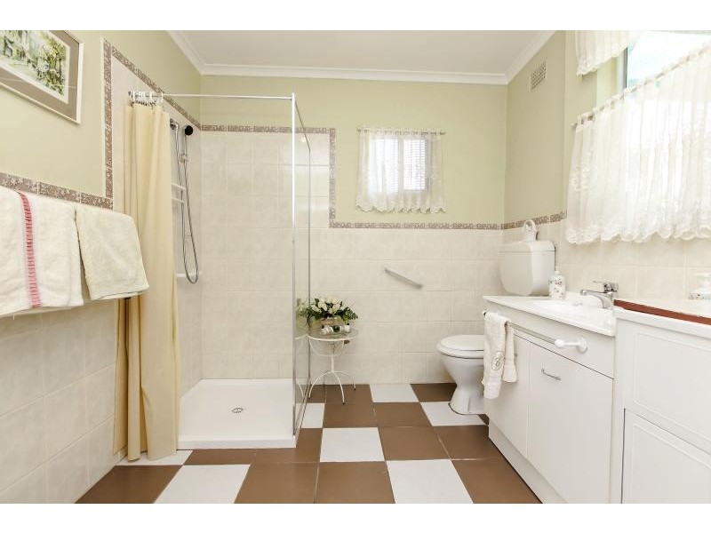 9 Gum Ave, Dry Creek SA 5094