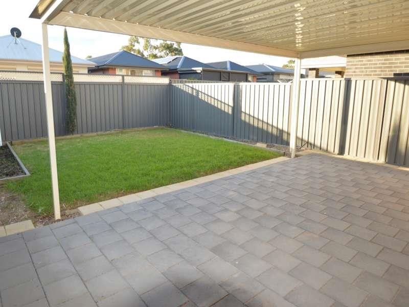 9A Esther Binks Avenue, Greenacres SA 5086