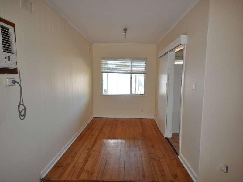 32 Rutherglen Ave, Valley View SA 5093