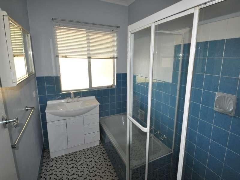 32 Rutherglen Ave, Valley View SA 5093