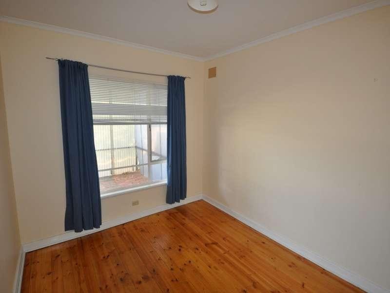 32 Rutherglen Ave, Valley View SA 5093