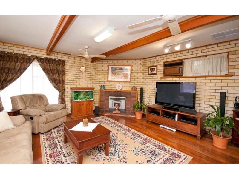 4 Reading St, Clearview SA 5085