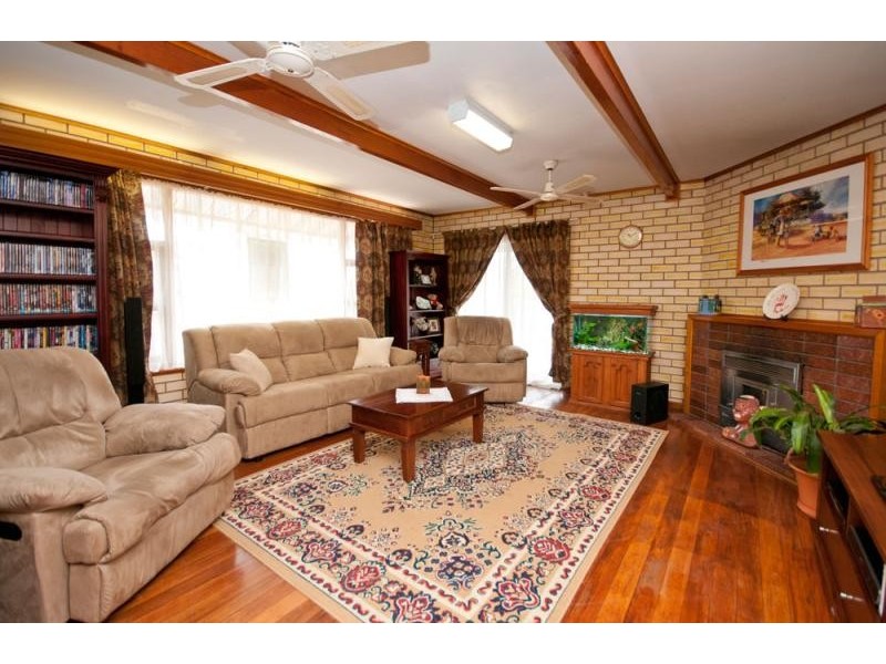 4 Reading St, Clearview SA 5085