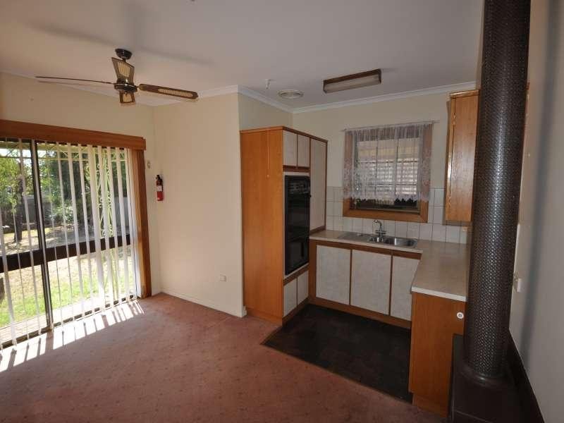 85 Hamblynn Rd, Elizabeth Downs SA 5113