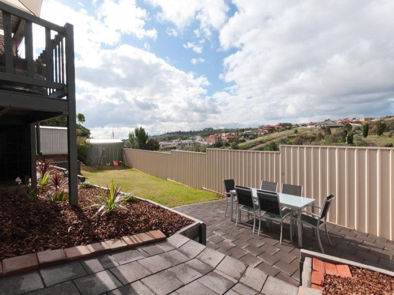 21 Seaview Rd, Para Hills SA 5096