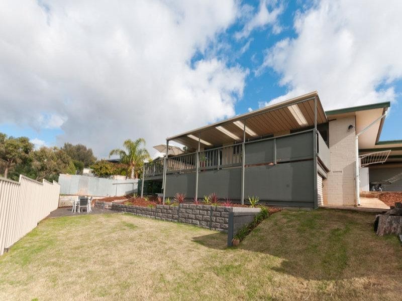 21 Seaview Rd, Para Hills SA 5096