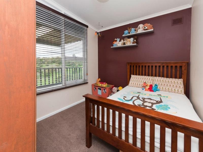 21 Seaview Rd, Para Hills SA 5096