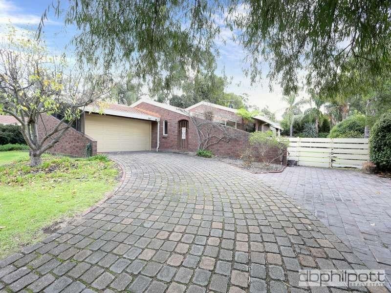 18 Lulworth Place, Flagstaff Hill SA 5159