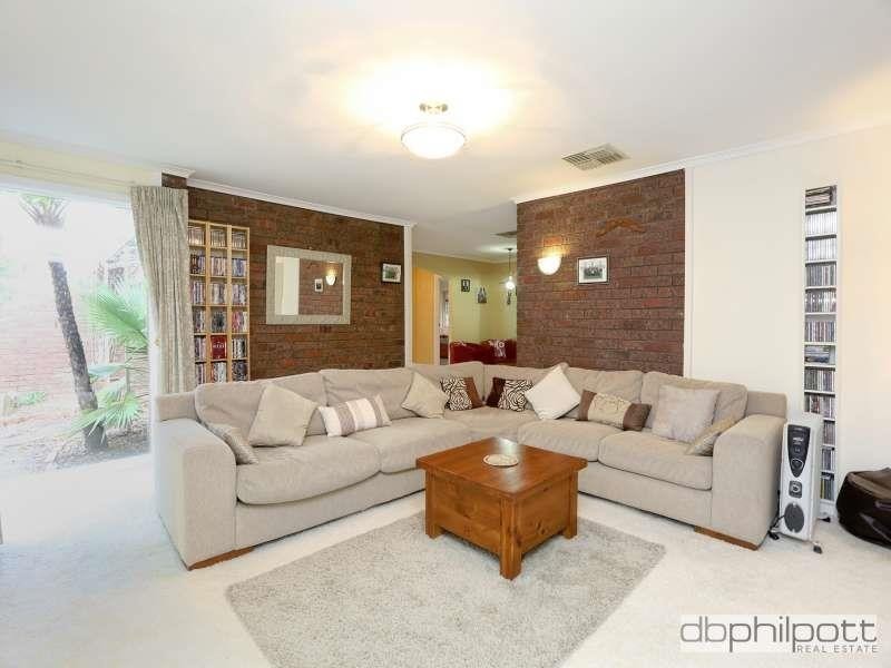 18 Lulworth Place, Flagstaff Hill SA 5159