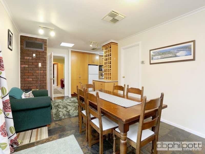 18 Lulworth Place, Flagstaff Hill SA 5159