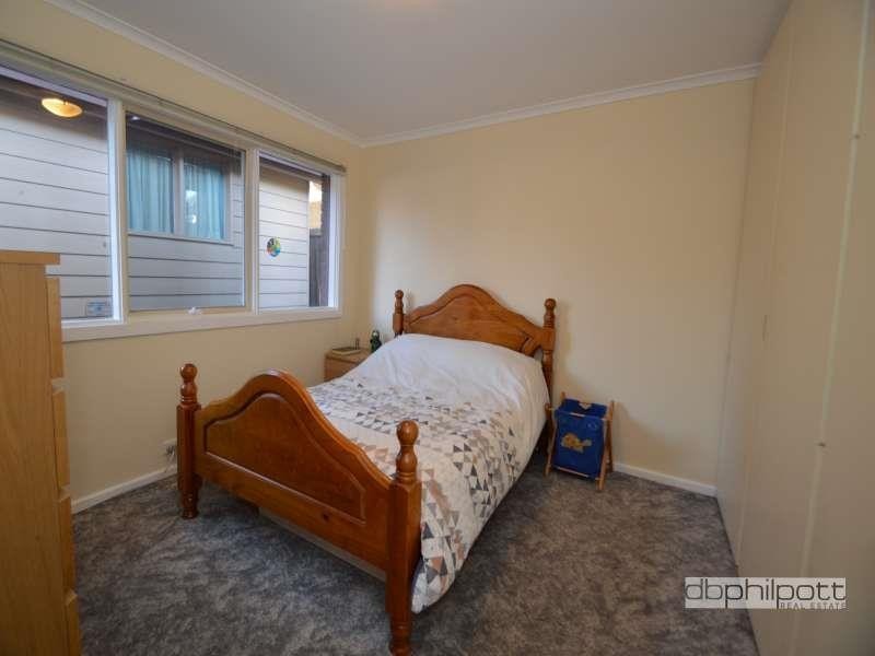 18 Lulworth Place, Flagstaff Hill SA 5159