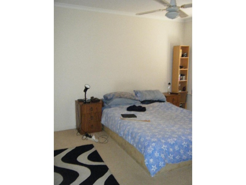 2A St. Albans Pl, Clearview SA 5085