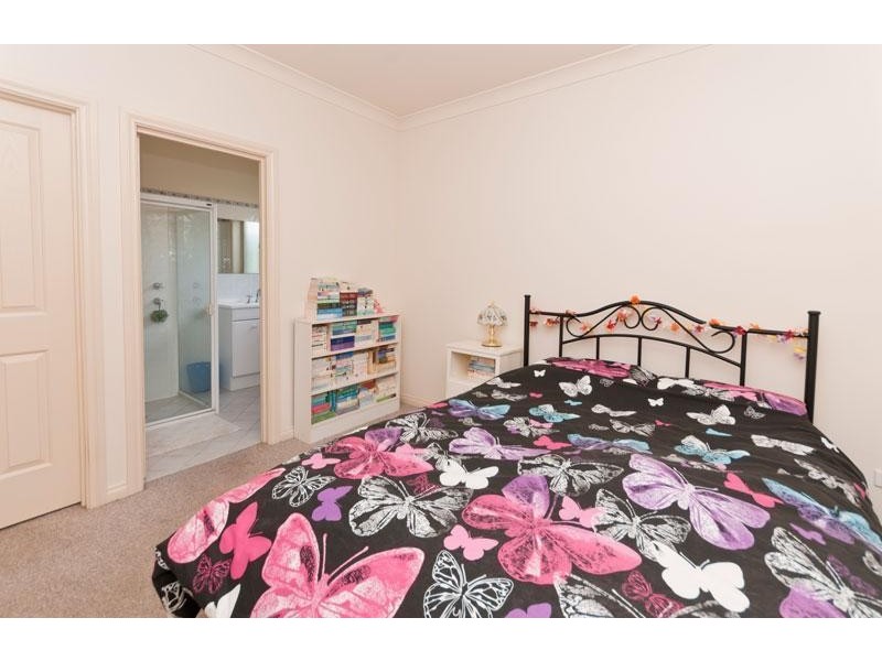 35 Swan  Cct, Mawson Lakes SA 5095