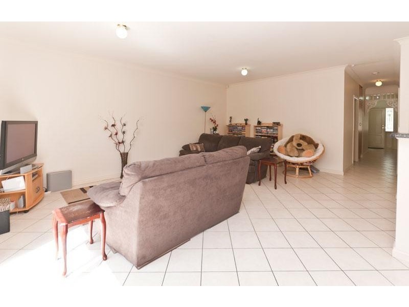 35 Swan  Cct, Mawson Lakes SA 5095