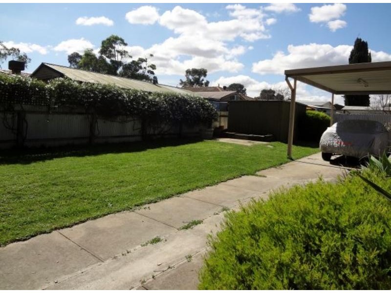 1 Bruce Ct, Para Vista SA 5093