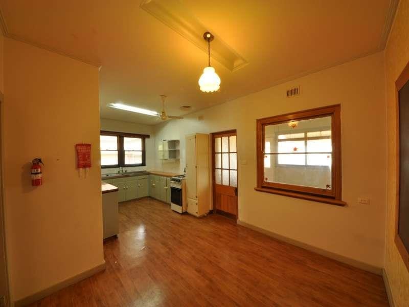 18 Bristol Ave, Enfield SA 5085