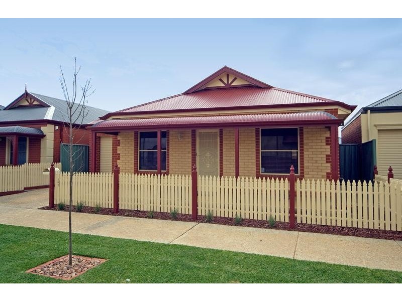141 Shoalhaven Cct, Mawson Lakes SA 5095