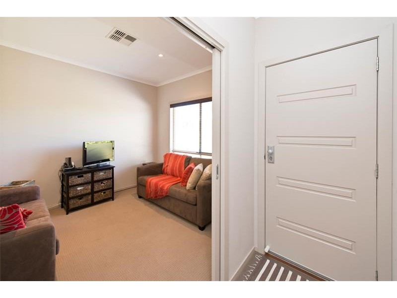 18a Melrose Ave, Clearview SA 5085