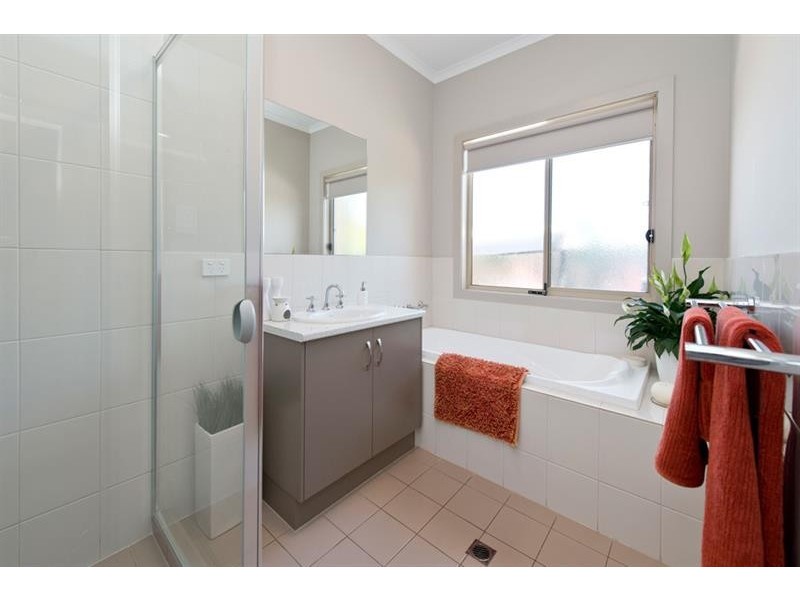 18a Melrose Ave, Clearview SA 5085