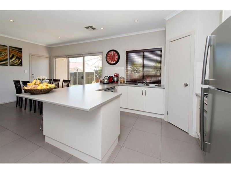 18a Melrose Ave, Clearview SA 5085