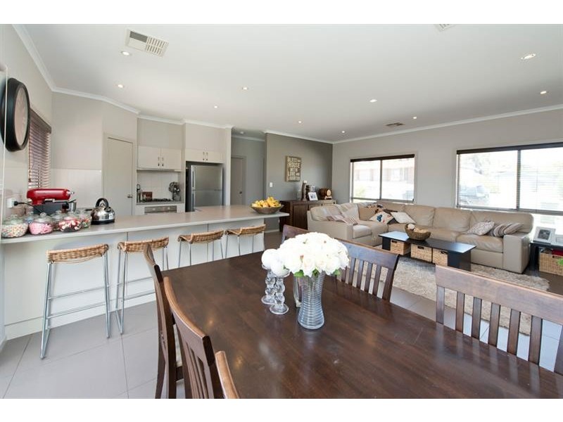 18a Melrose Ave, Clearview SA 5085