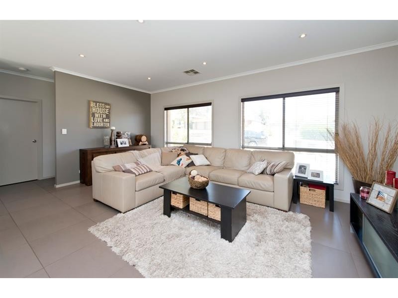 18a Melrose Ave, Clearview SA 5085