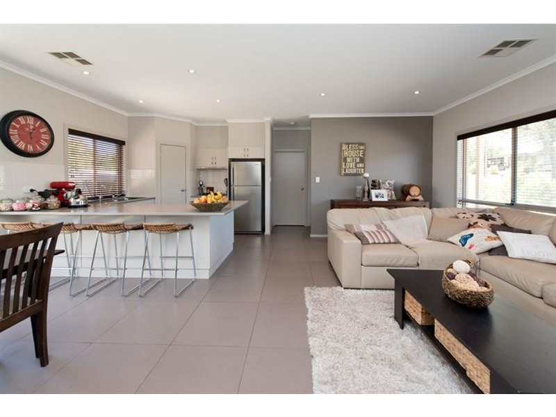 18a Melrose Ave, Clearview SA 5085