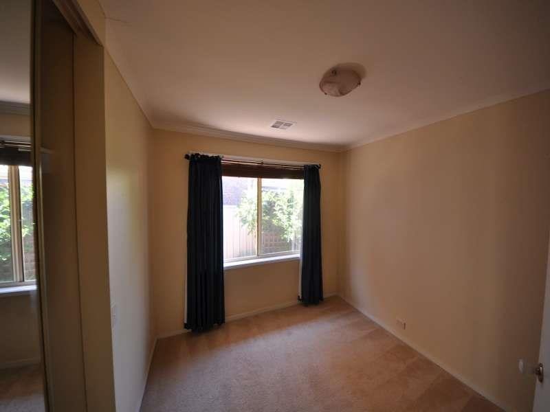 17 Hanbury Ct, Oakden SA 5086