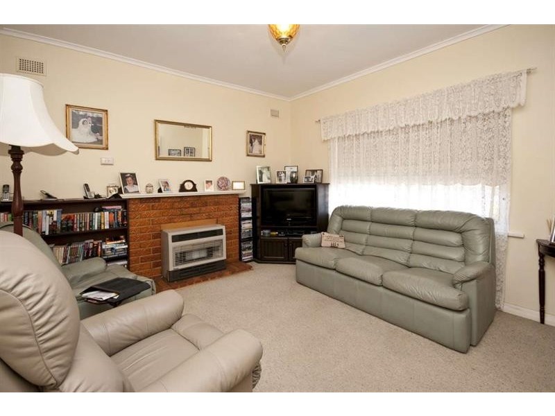 10 Francis Ave, Broadview SA 5083