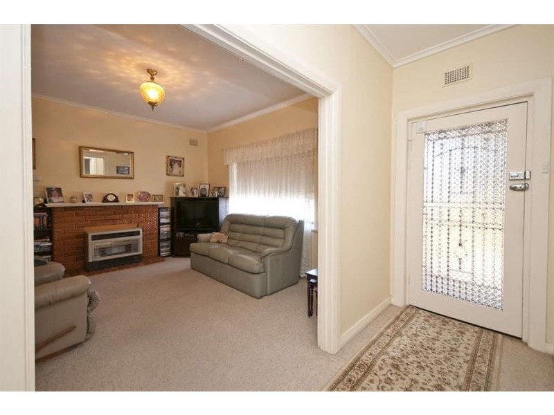 10 Francis Ave, Broadview SA 5083