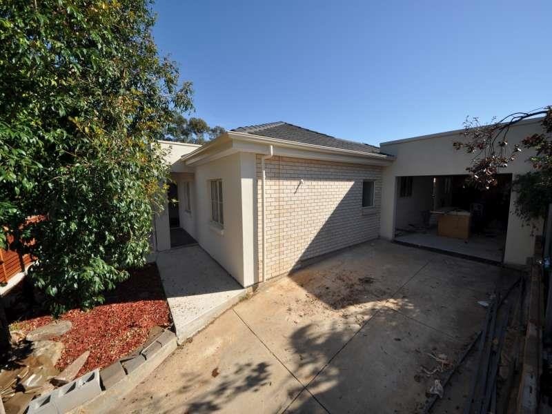 2a Thompson Ave, Northfield SA 5085